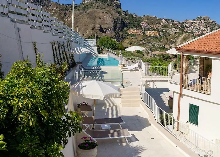 Alojamento de Acomodação e Pequeno-almoço Sciccosa Taormina